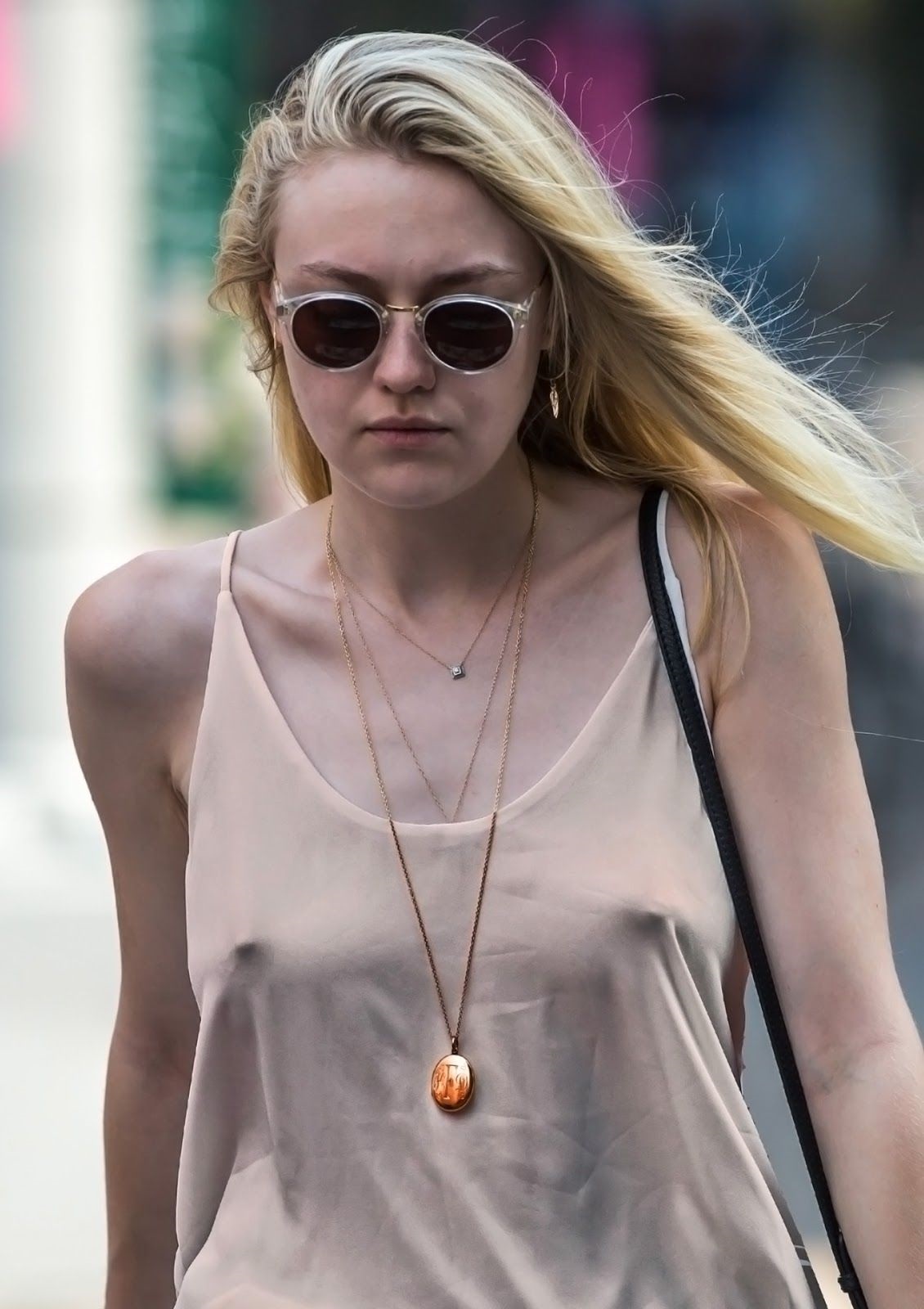 059 Dakota-Fanning-Hot-and-Sexy-6.jpg