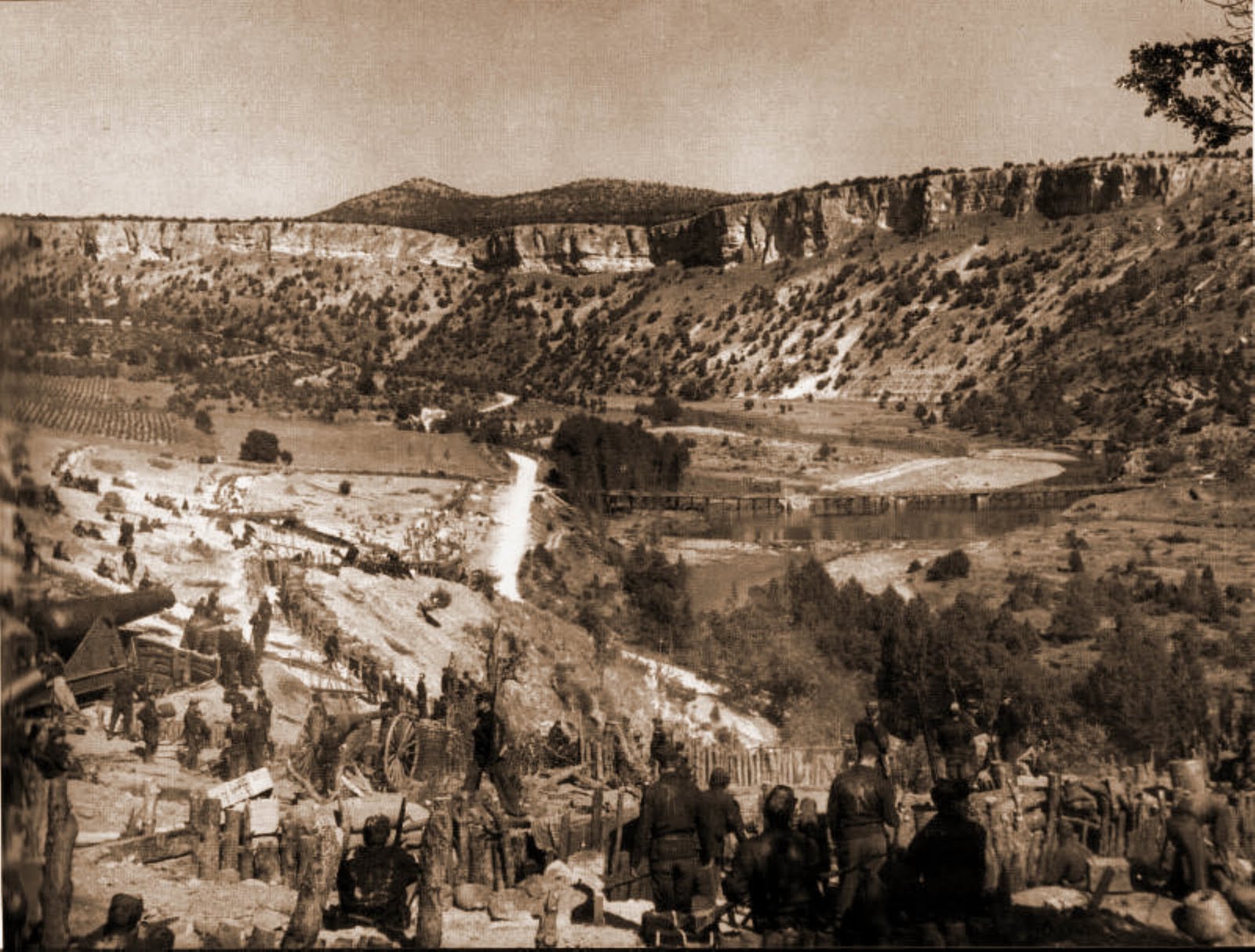 1 - VALLE DE ARLANZA 1966 ESCENA BATALLA.jpg