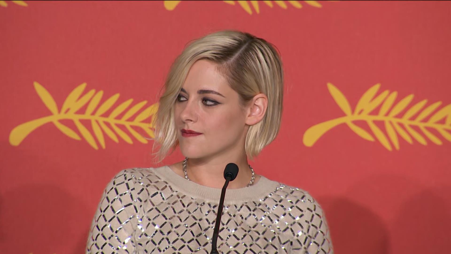 2016 Cannes Press Conference.mkv_snapshot_03.06_[2019.03.09_18.43.15].jpg