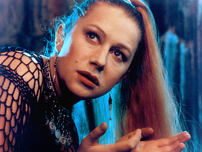 20779969_images1540816_22_Helen-Mirren-Excalibur_l.jpg