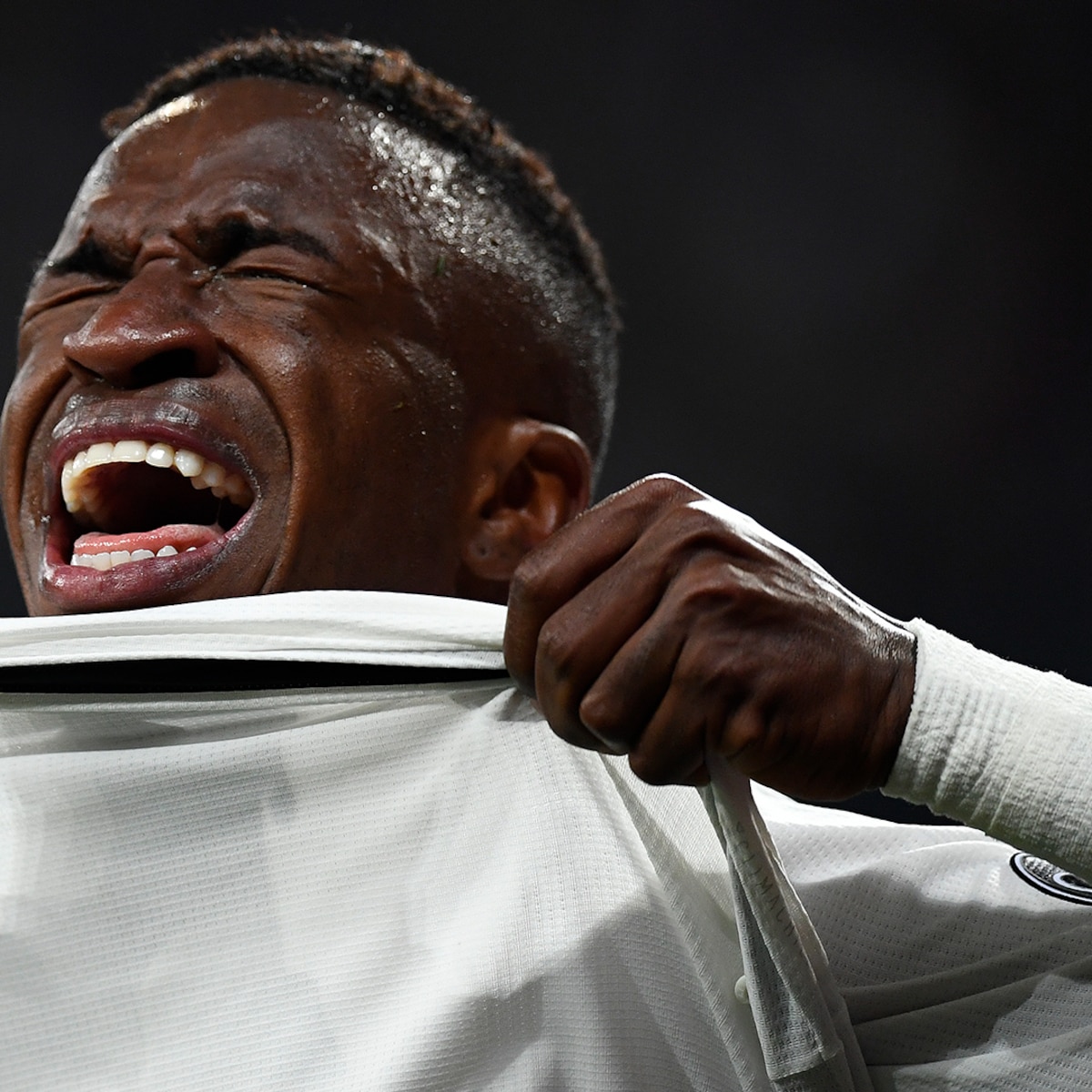 Ajax-vs-Real-Madrid-Vinicius-Junior-llorando-5.jpg