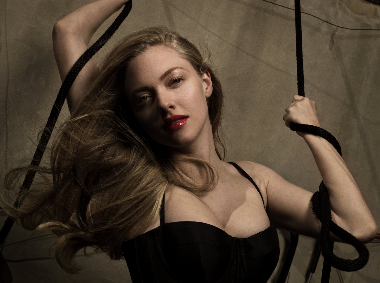 amanda-seyfried-gq.jpg