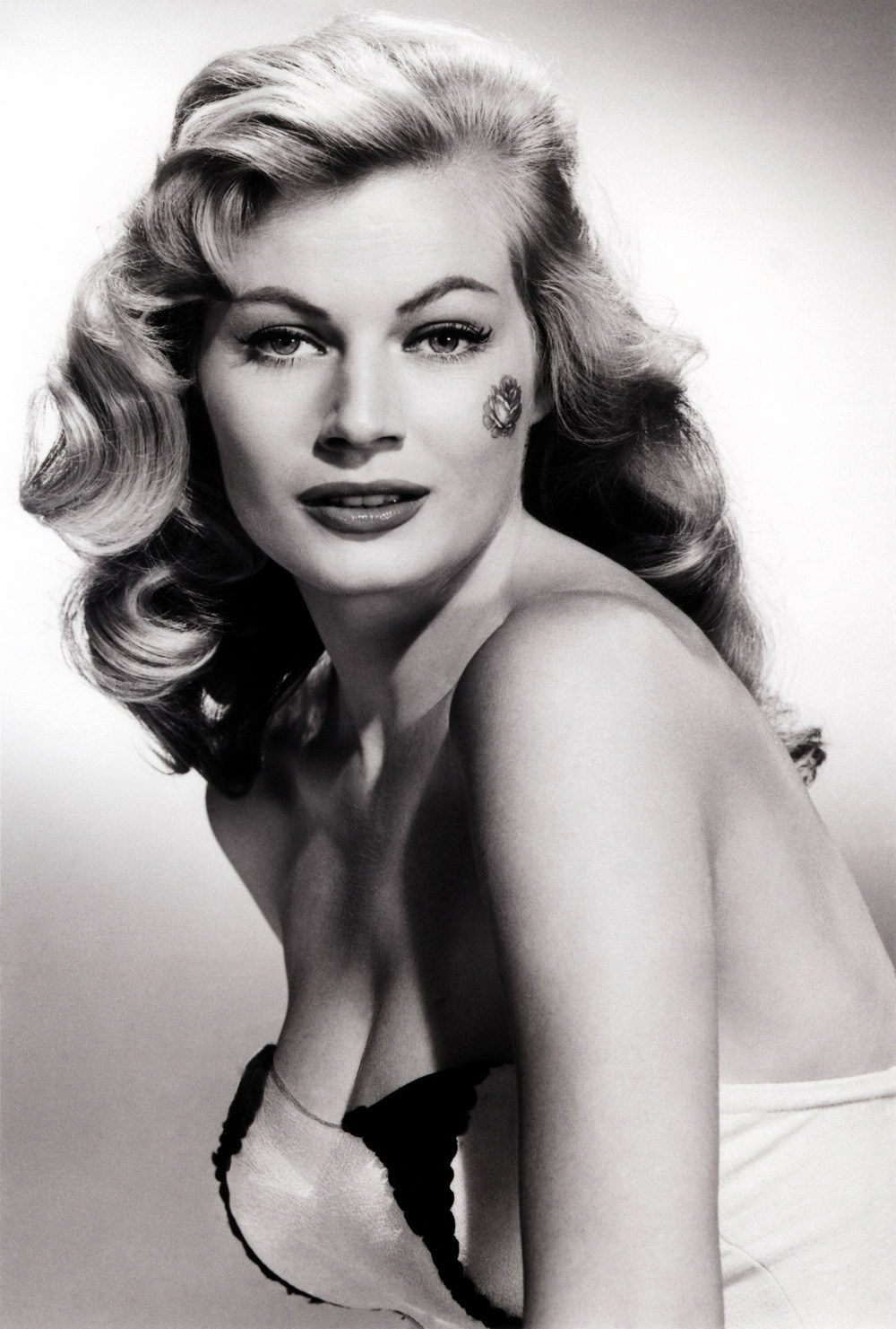 ANITA EKBERG 1-8.jpg