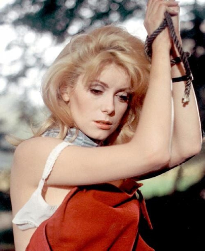 Catherine-Deneuve-16.jpg