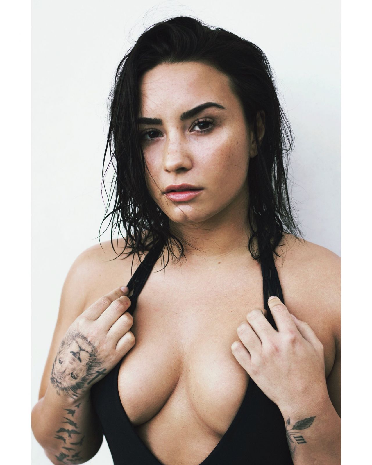 demi-lovato-photoshoots-2018-0.jpg