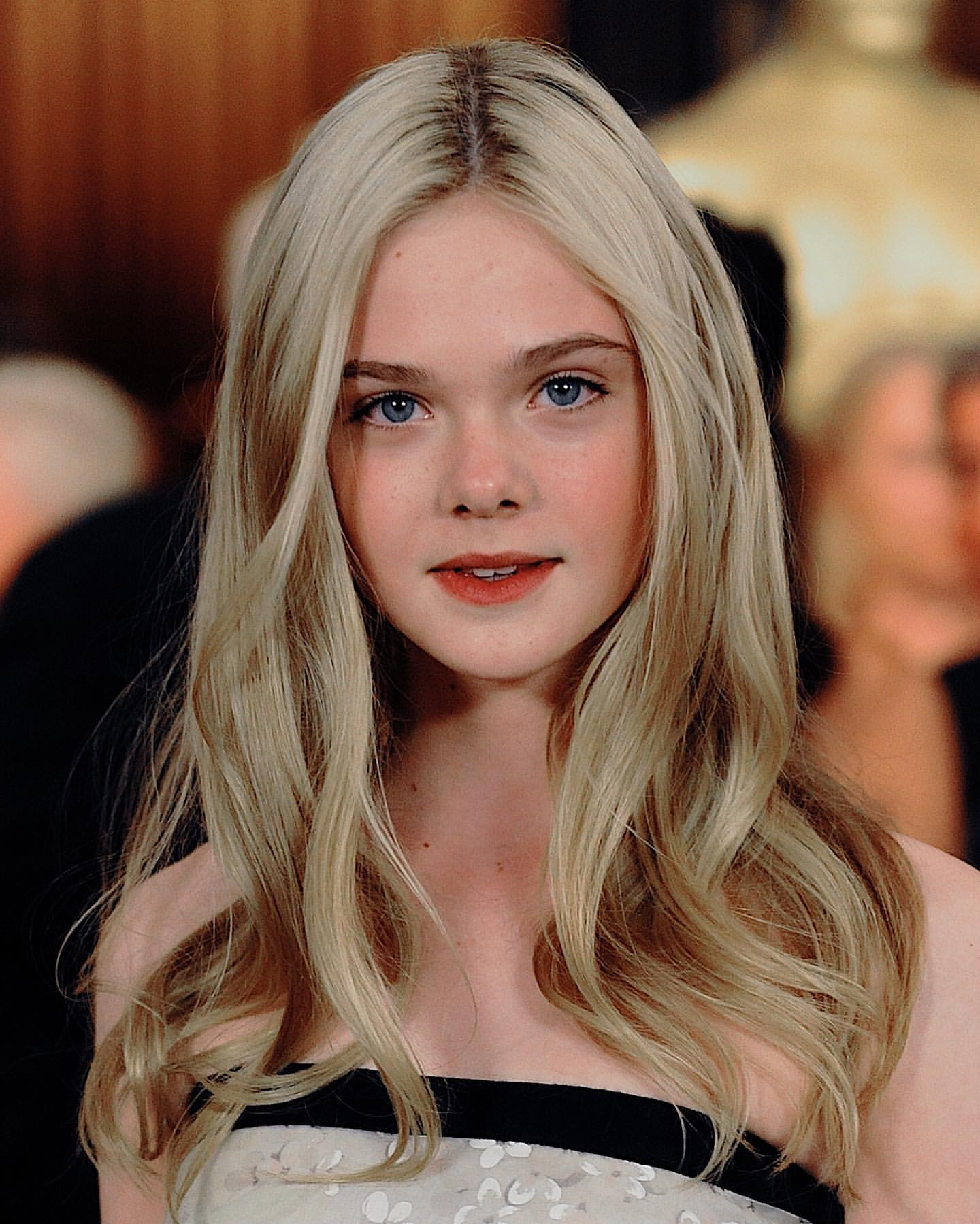 ELLE FANNING 00000000022762276174_n.jpg