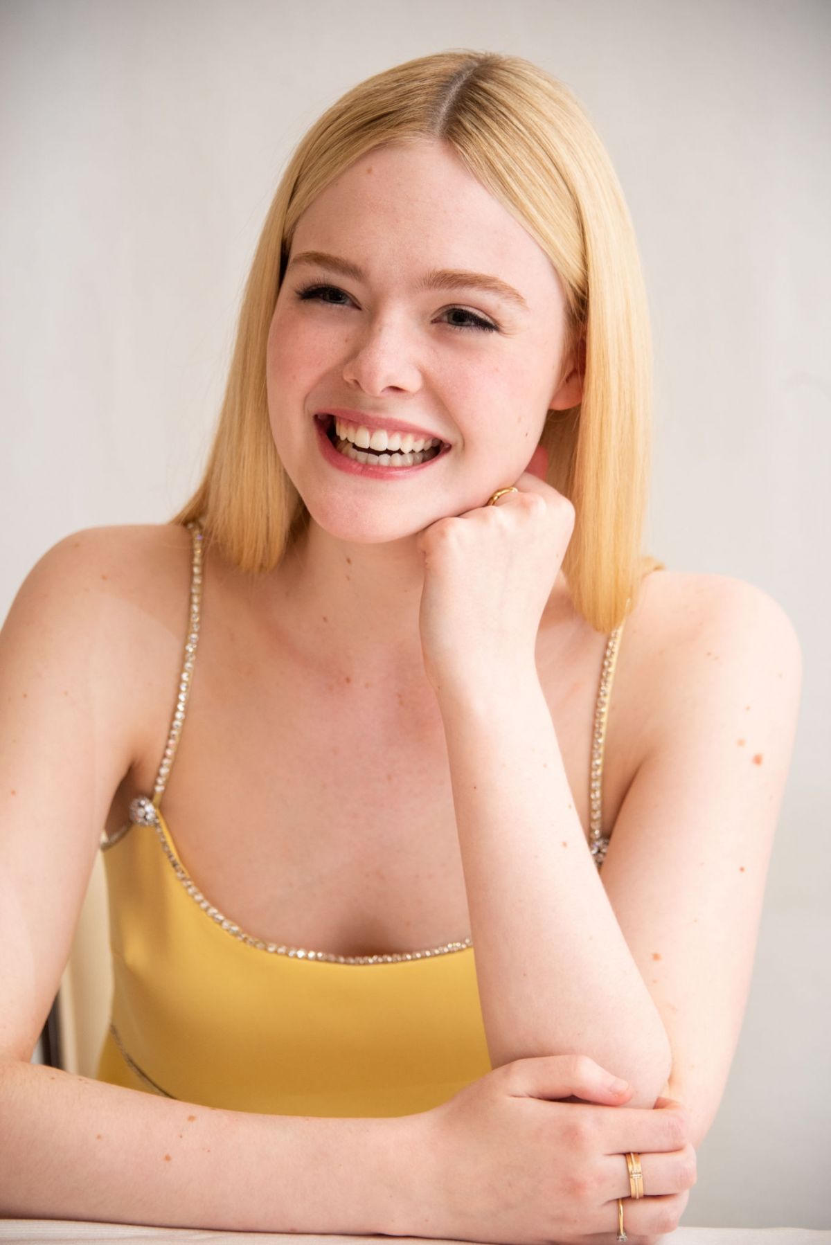 elle-fanning-at-the-great-press-conference-in-beverly-hills-01-17-2020-5.jpg