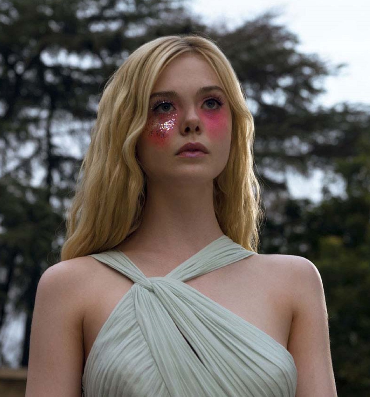 ELLE FANNING El-homenaje-de-Elle-Fanning-a-la-Bella-Durmiente.jpg