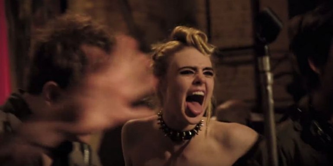 Elle-Fanning-es-punk-rebelde-y-alien-770x385.jpeg