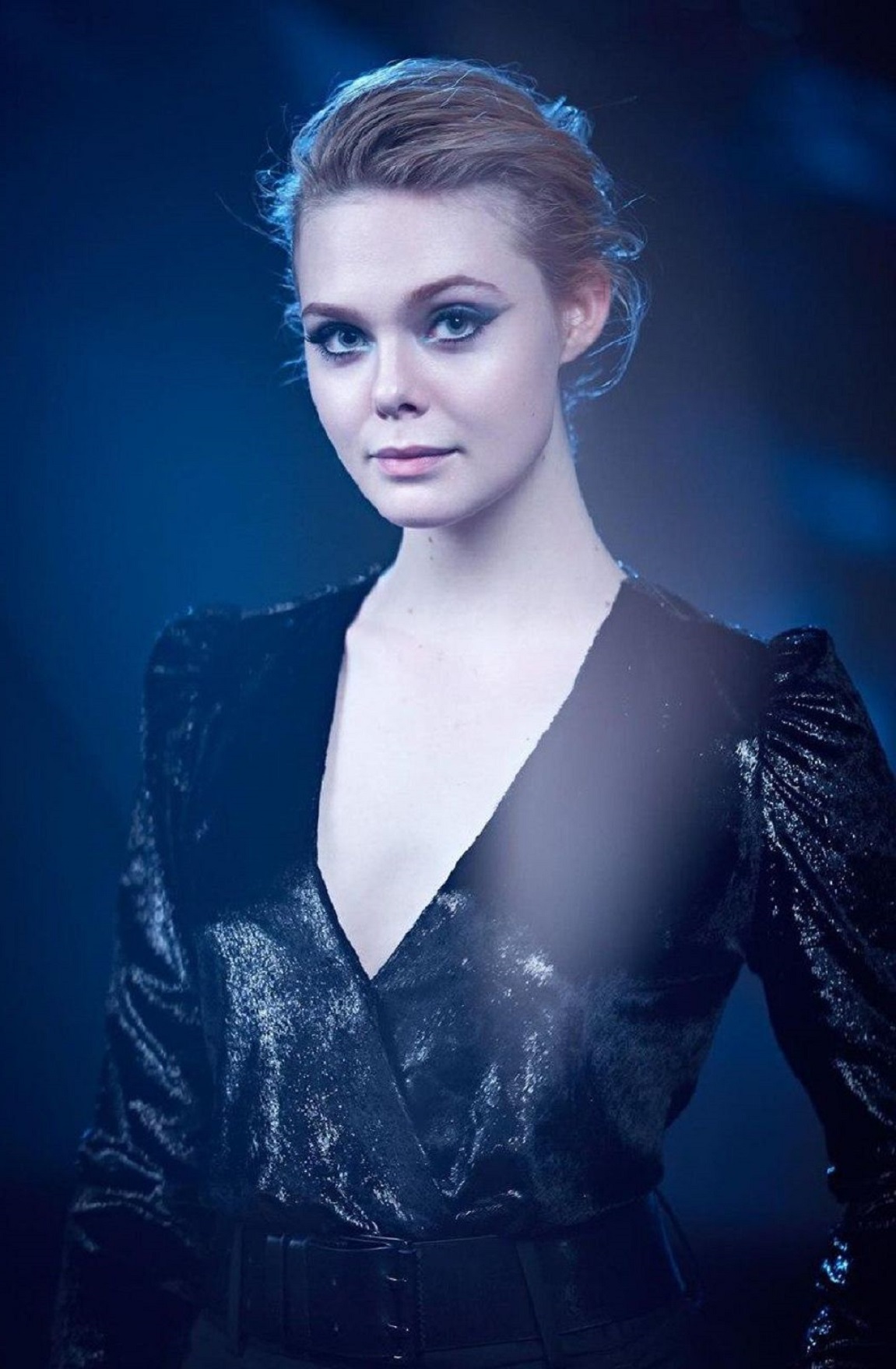 elle-fanning-l-oreal-paris-2020-1.jpg