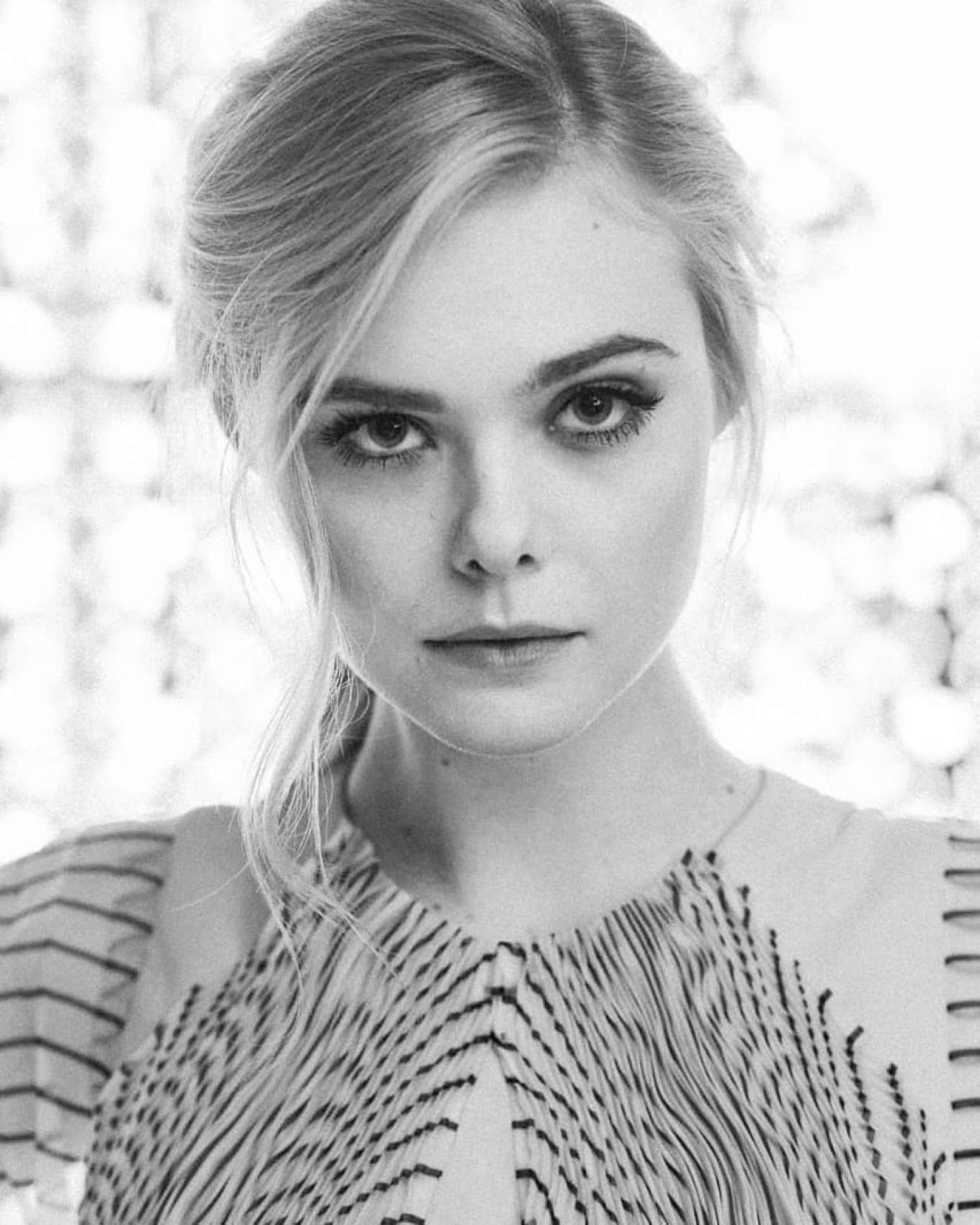 Elle-Fanning---LOreal-Paris-Campaign-2019-03.jpg