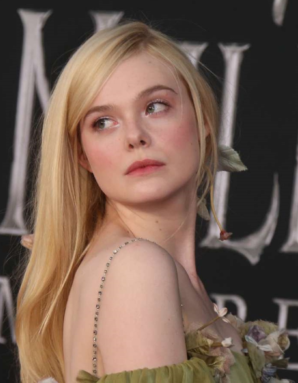 Elle-Fanning---Maleficent_-Mistress-of-Evil-LA-Premiere-02.jpg