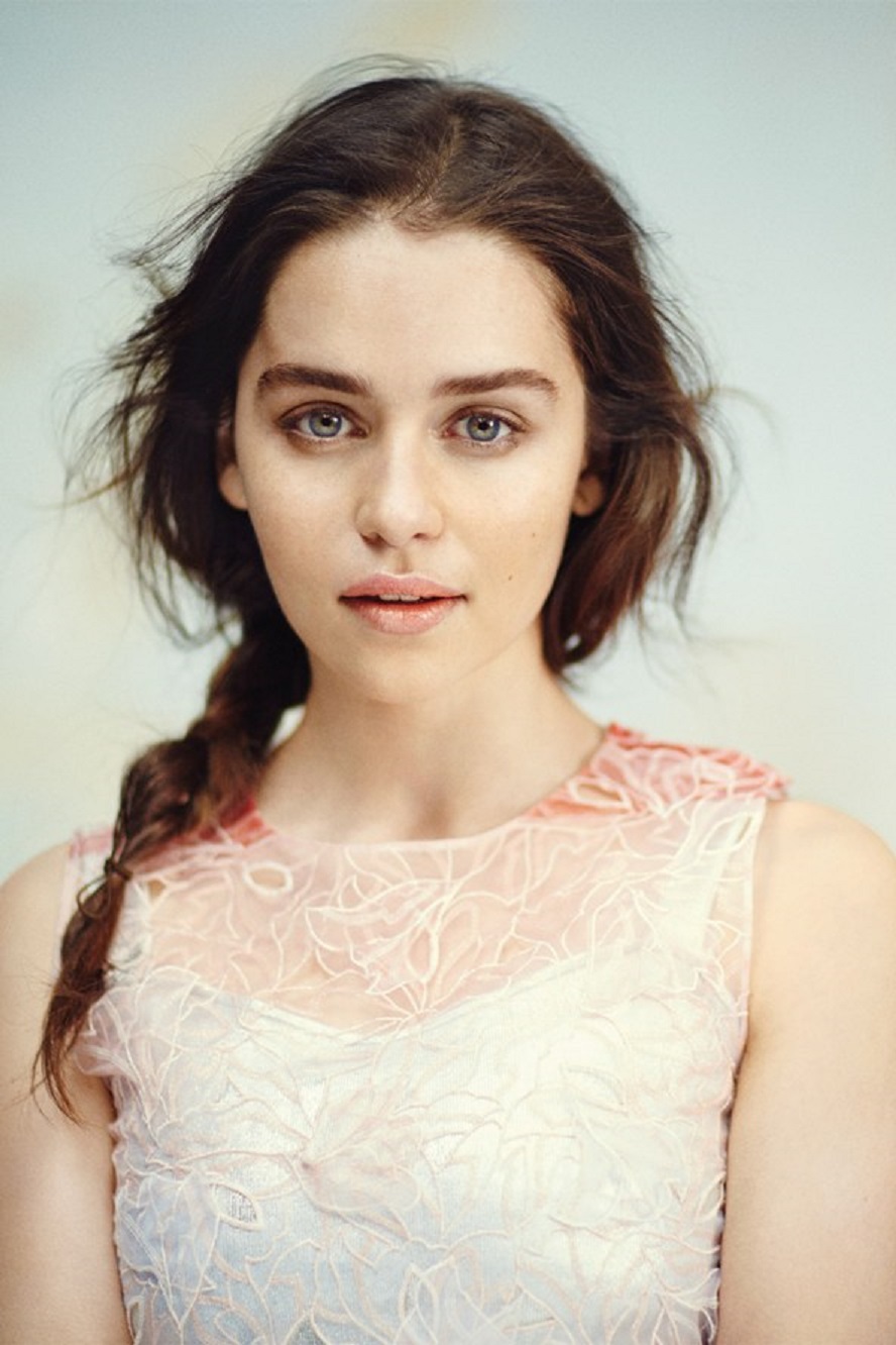 Emilia-Clarke_-Vogue-UK--01.jpg