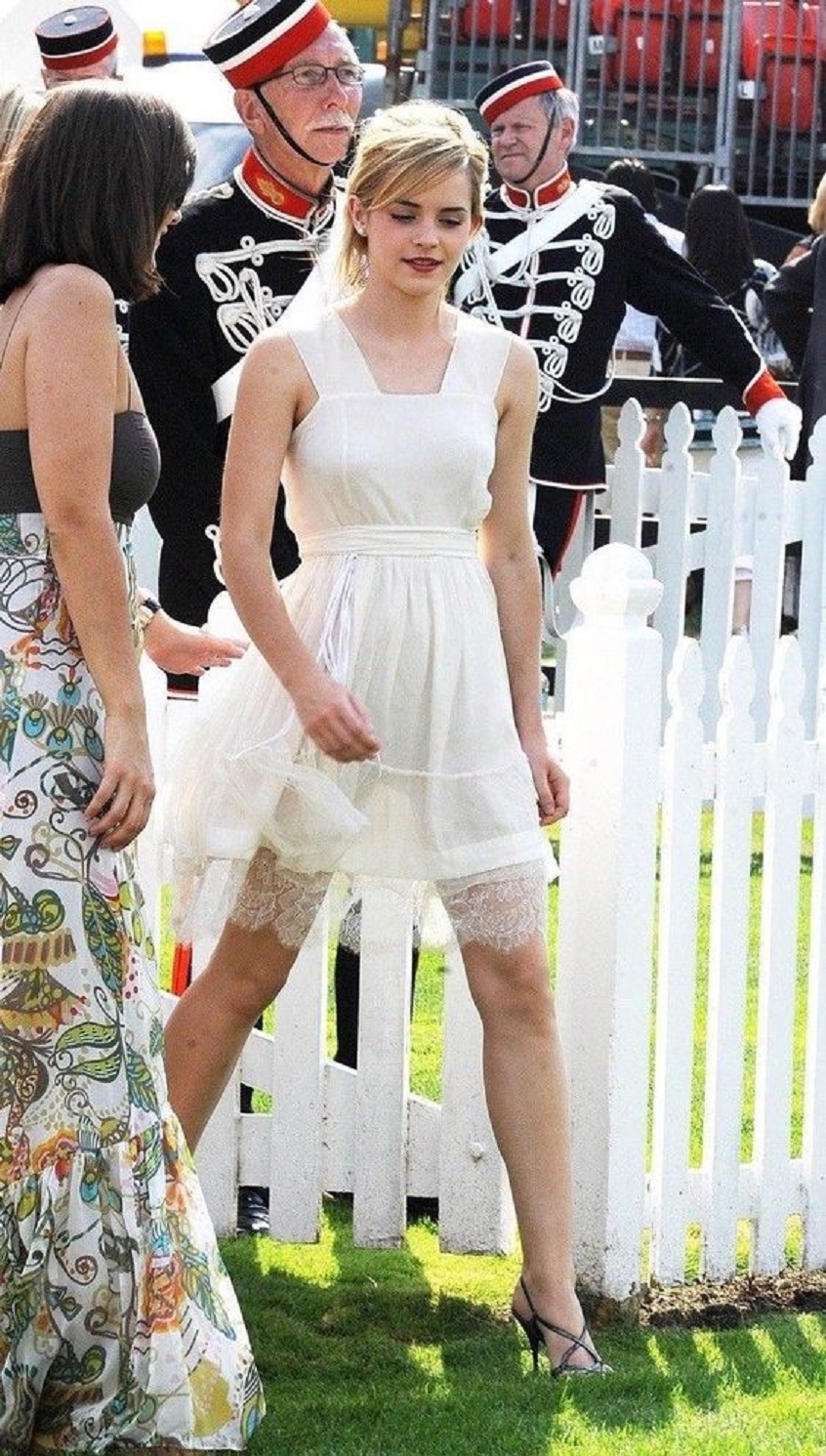 EMMA WATSON 74f0d4045d31ee42397ccb55c885facd.jpg