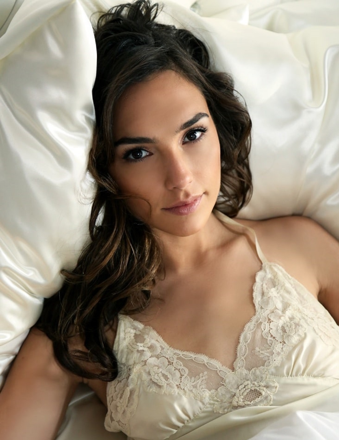 Gal-Gadot-HOt-photos-1.jpg