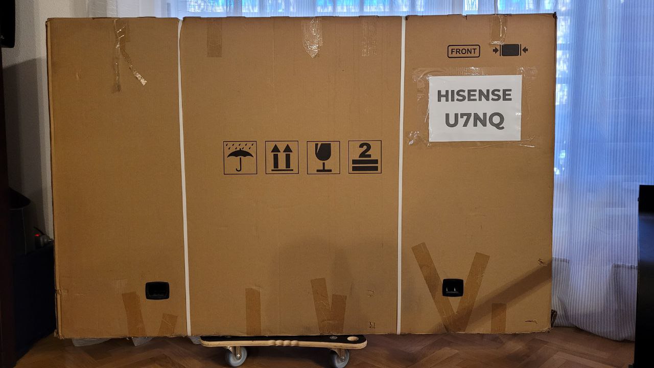 Hisense U7NQ caja.jpg