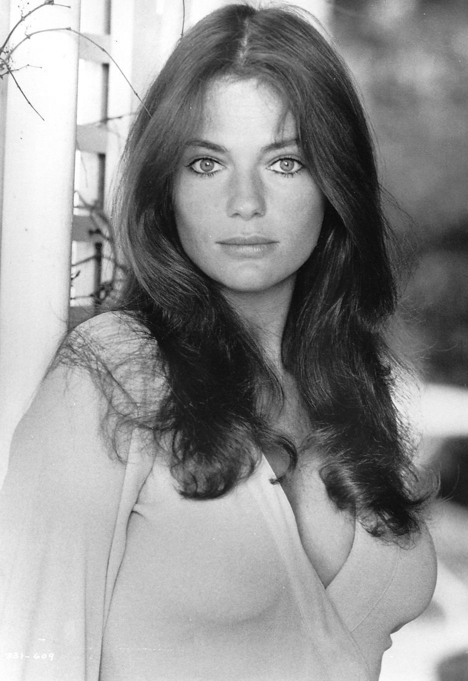 Jacqueline Bisset tumblr_on0fdzsmvd1v5raqgo1_1280.jpg