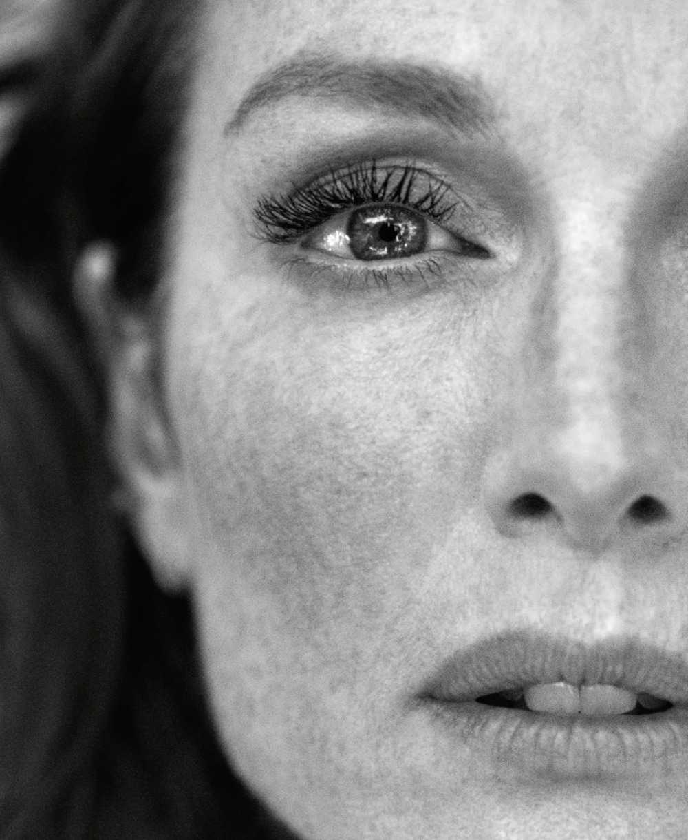 Julianne-Moore-in-Porter-Magazine-Winter-2018-by-Camilla-Akrans-8.jpg