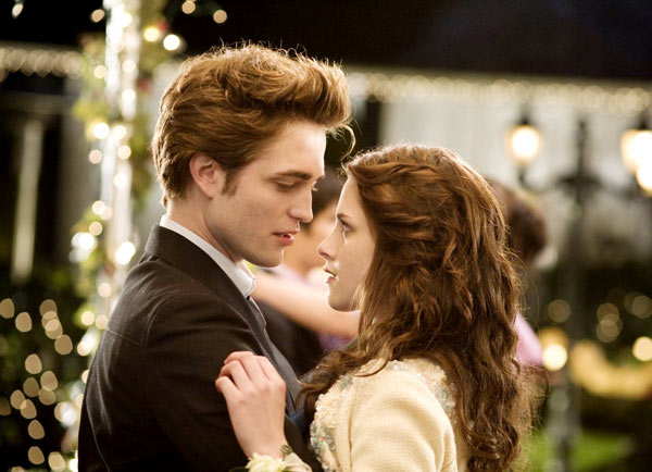 kristen-and-robert-pattinson-cries-scene-ftr.jpg