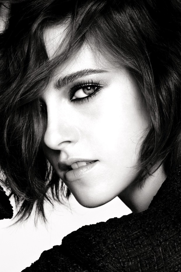 Kristen-Stewart_-Chanel-Collection-Eyes-2016--01.jpg