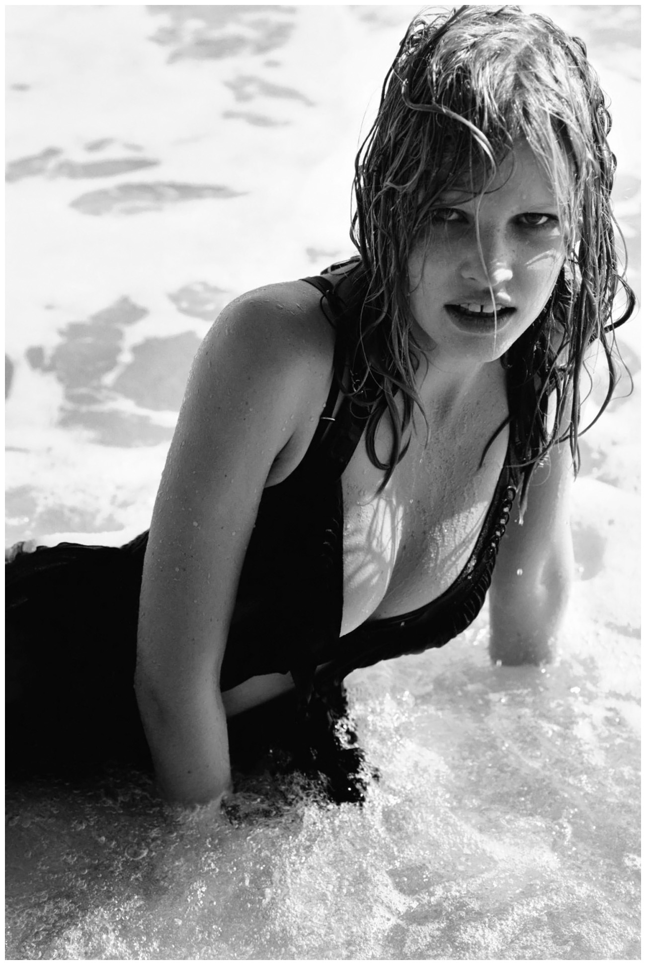 LARA STONE she-featured-in-the-june-2009-body-issue-of-vogue-where-she-modelled-a-selection-of...jpg