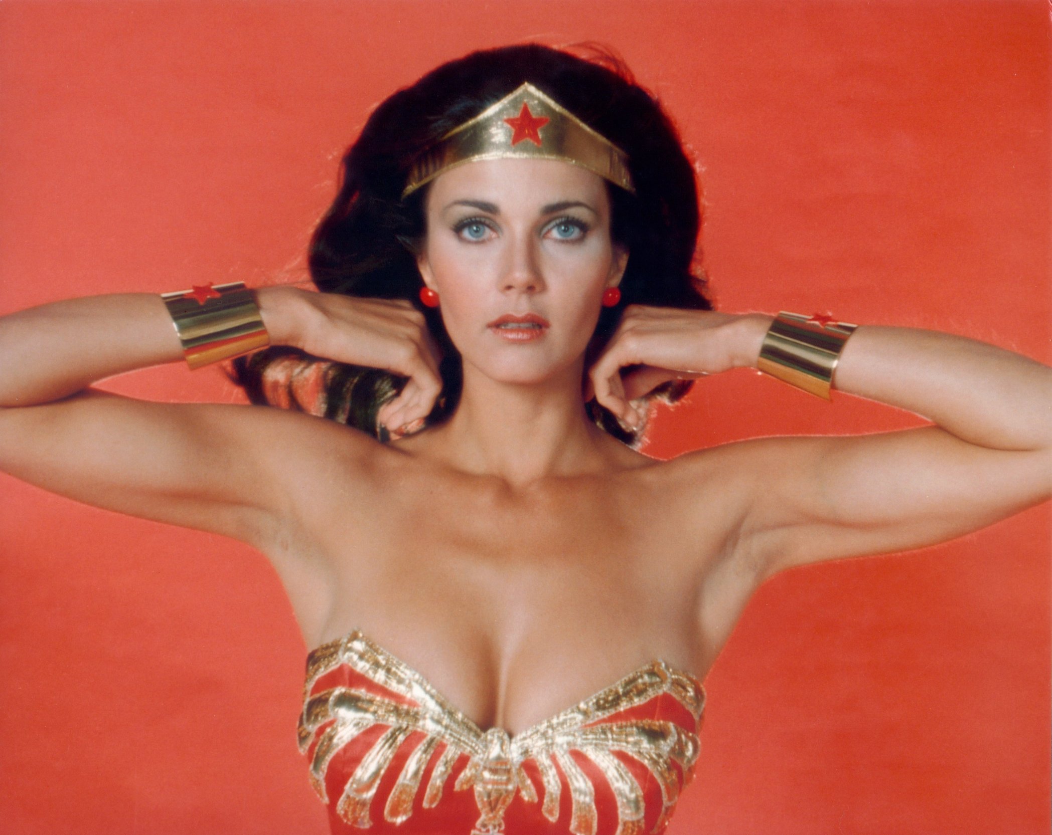 LYNDA CARTER 89584_ArmsUpS_122_11.jpg