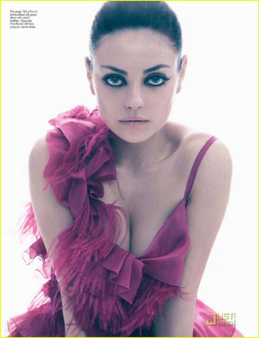 mila-kunis-pink-dress.jpg