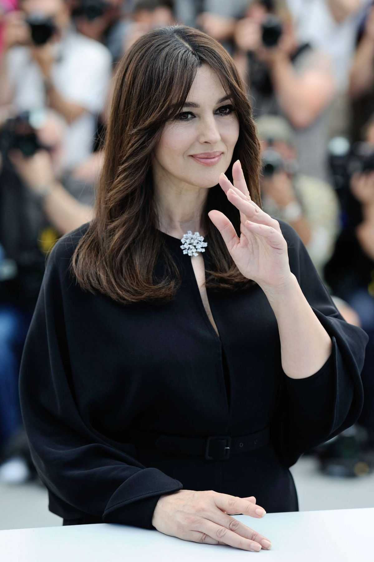 Monica-Bellucci-at-Mistress-of-Ceremonies-Photocall-2.jpg