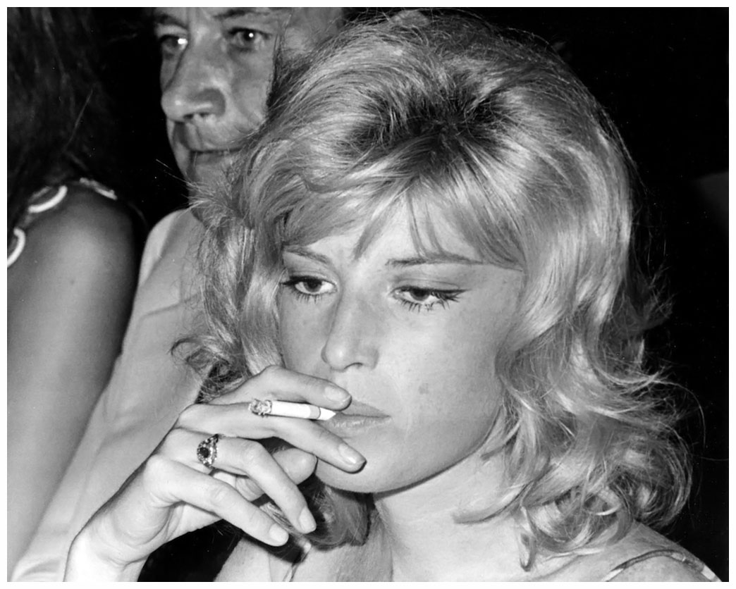 monica-vitti-a-una-festa-a-roma-nel-luglio-del-1968-ap-photogianni-foggia.jpg