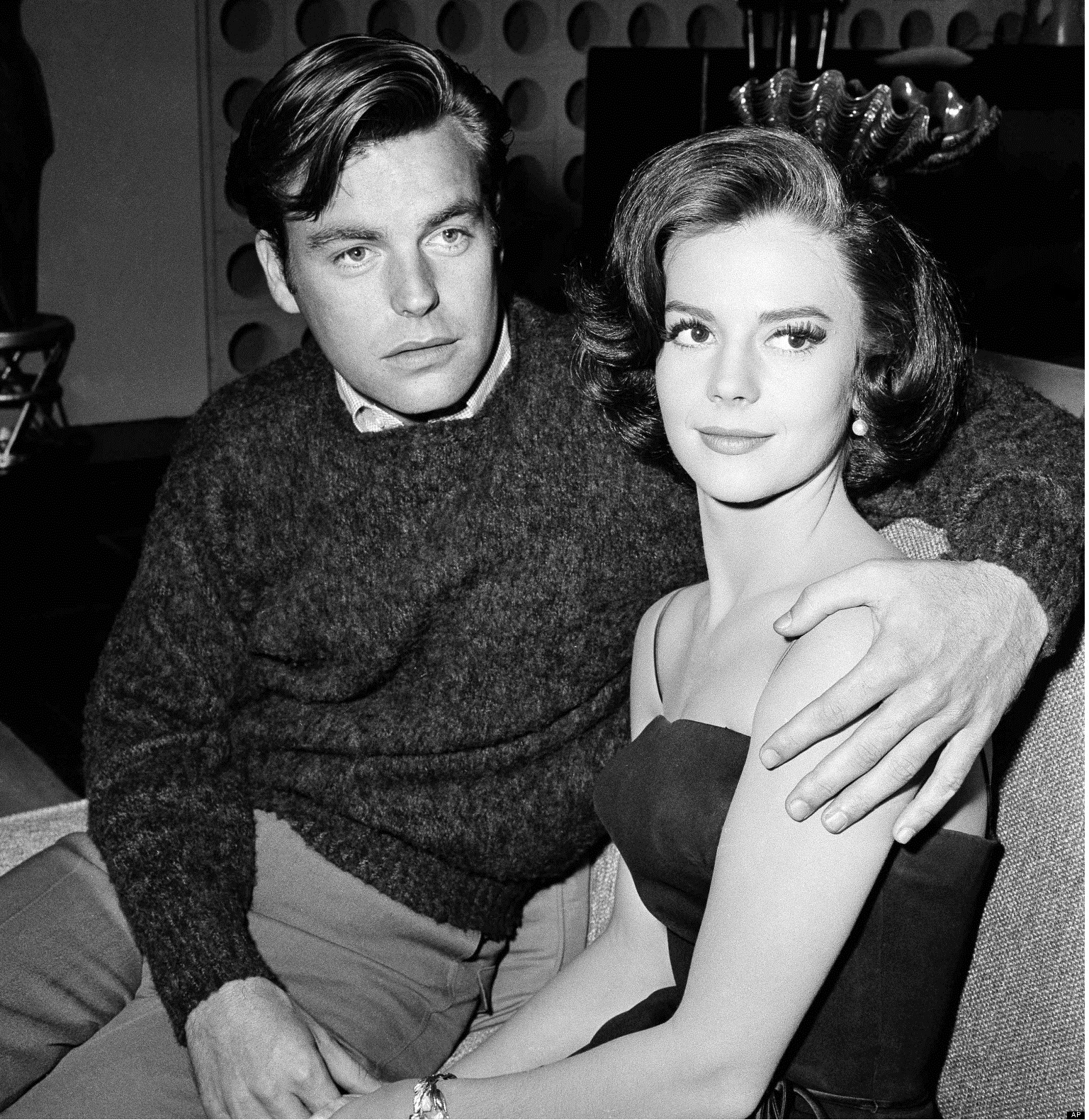 natalie-wood-married-actor-robert-wagner-28-december-1957.jpg