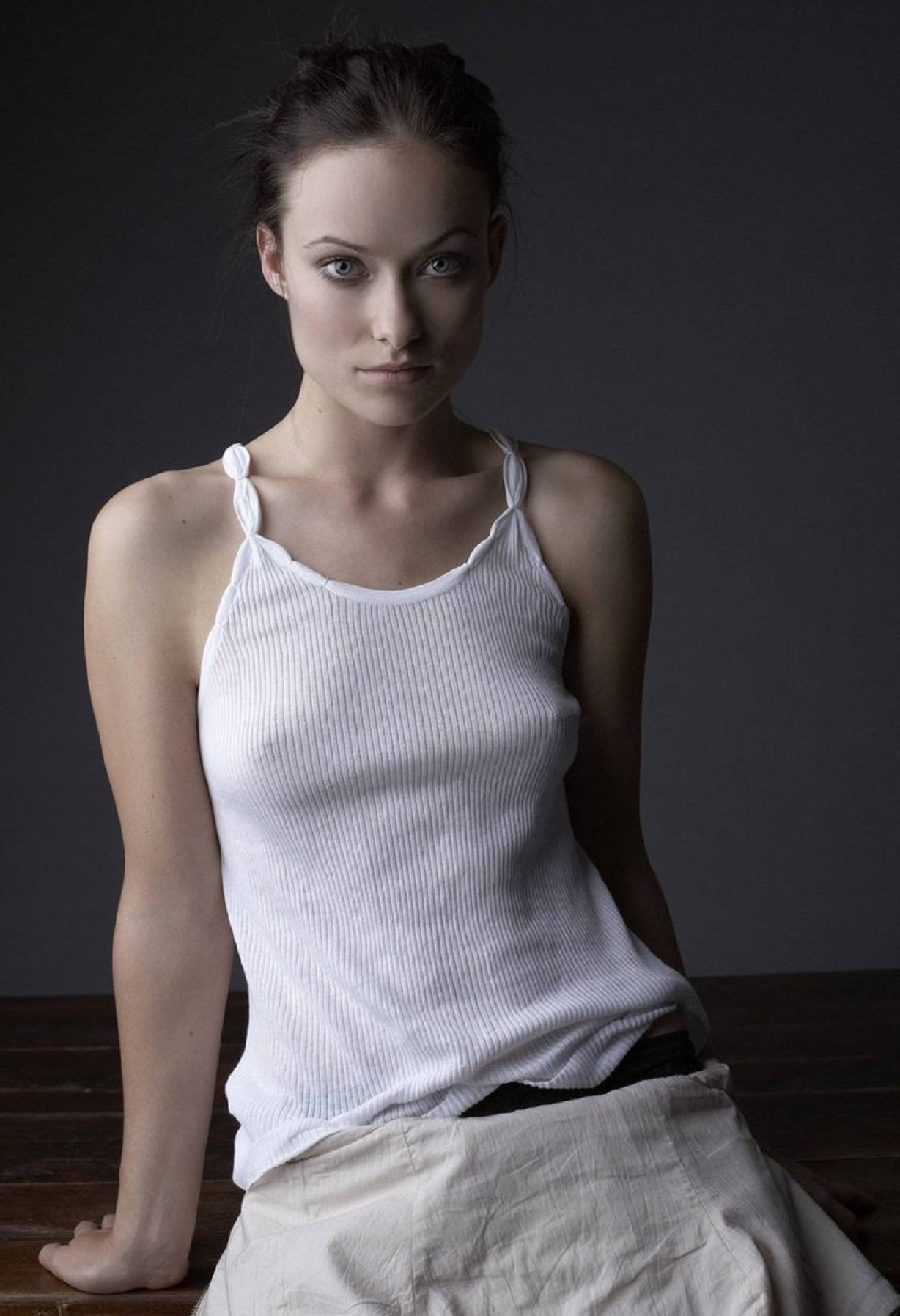 Olivia Wilde Dg0hT0RUYAAcebJ.jpg