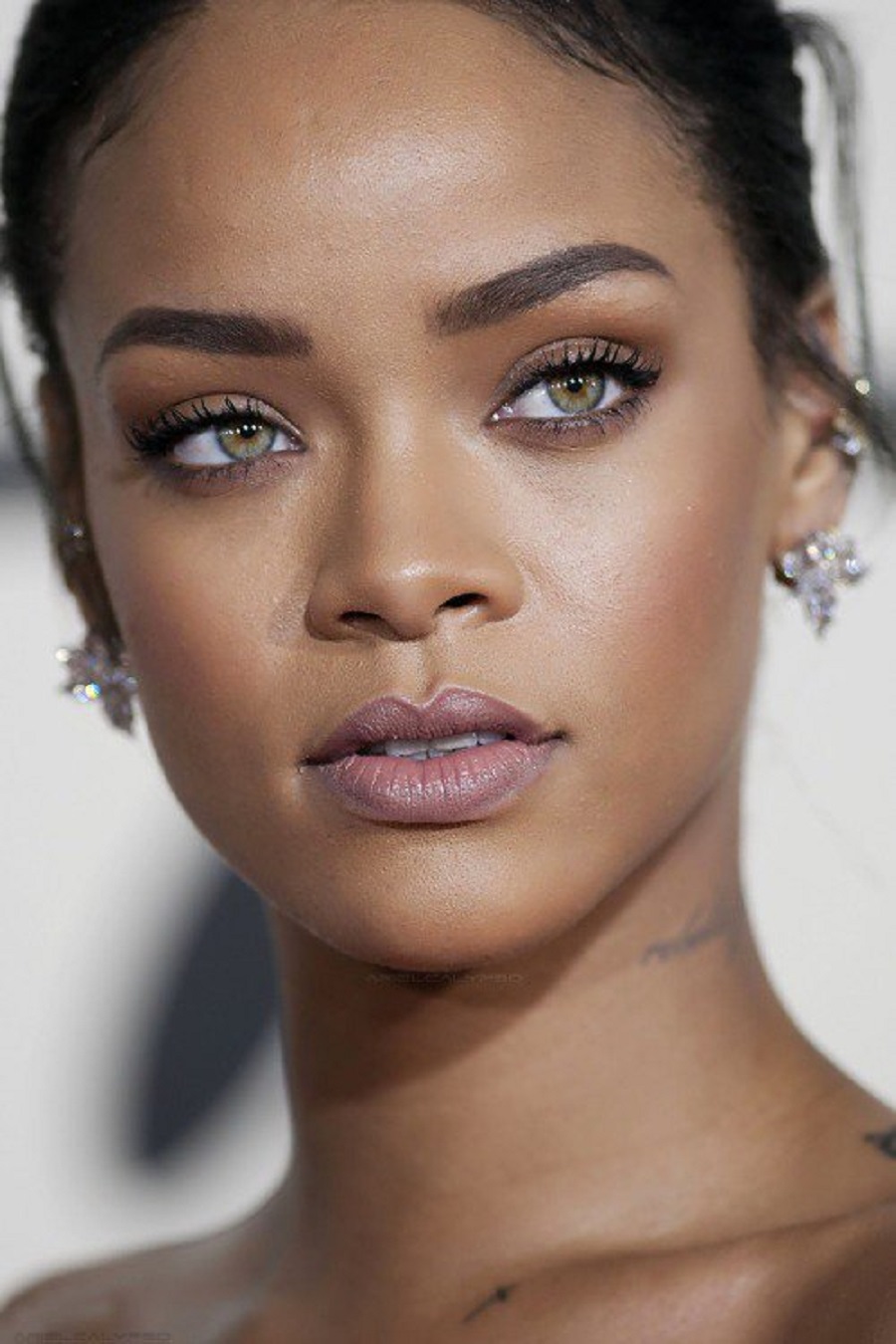 Rihanna DbBytloUwAA9I-w.jpg