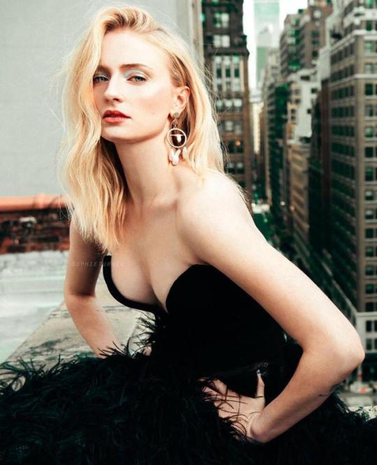 Sophie Turner tumblr_prnv4qgQMF1xdvxrho1_540.jpg