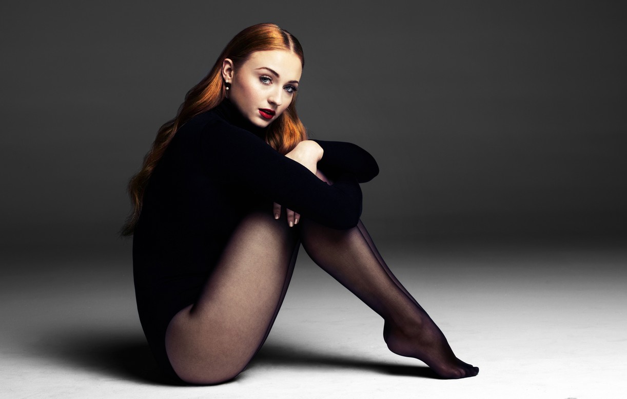 Sophie-Turner_-Just-Jared-Spotlight-2016--08.jpg