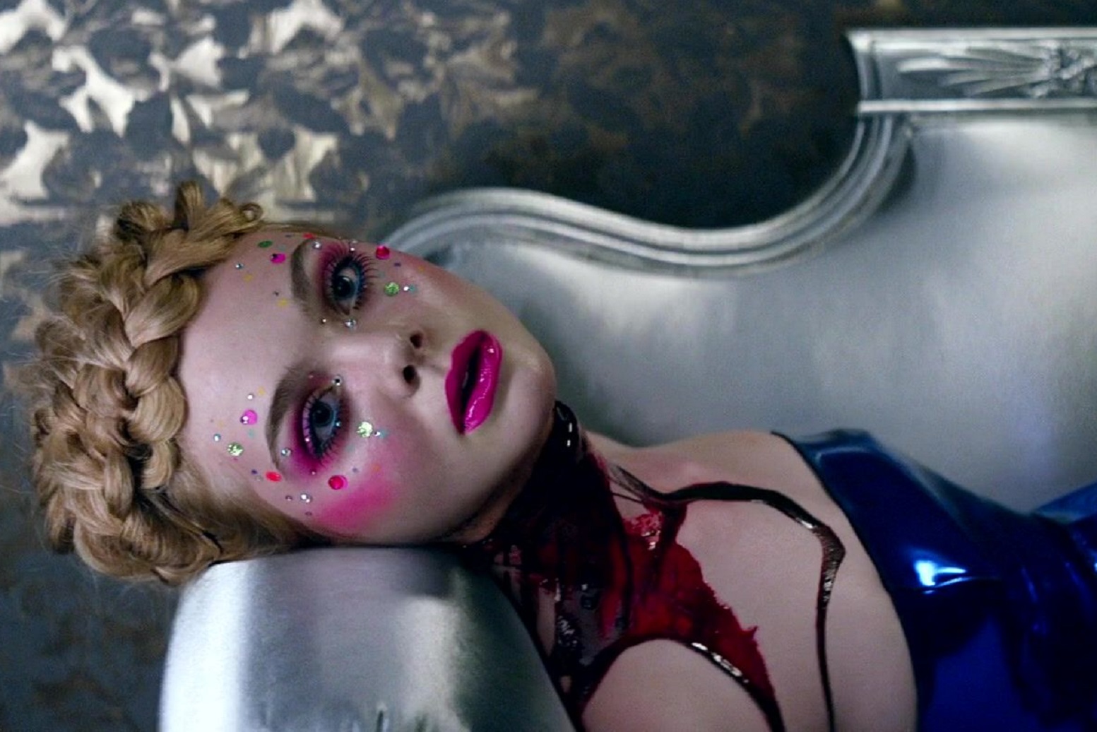 totallyelle-theneondemon-screencaptures-002.jpg