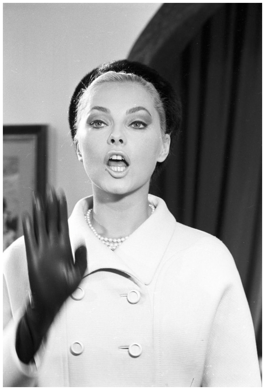 VIRNA LISI frontoni-angelo-virna-lisi-1965-f1.jpg